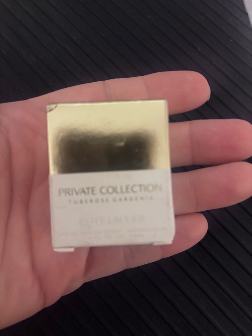Estee Lauder Private Collection Nurirose Gardenia - Gold & White Skincare Box